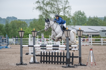 Lisa Jones flies to victory in the Equissage Pulse Senior British Novice Second Round at Willow Banks Equestrian Centre Lisa Jones flies to victory in the Equissage Pulse Senior British Novice Second Round at Willow Banks Equestrian Centre